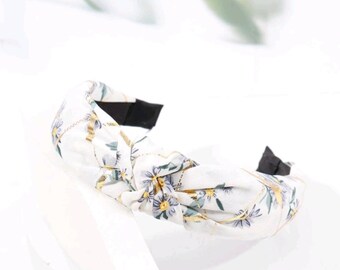 Faixa de cabeça com nó floral bordado: turbante de verão verde-azulado claro
