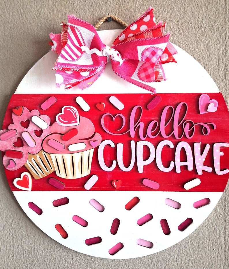Hello Cupcake Wall Decor: Valentines Day Door Hanger - Etsy