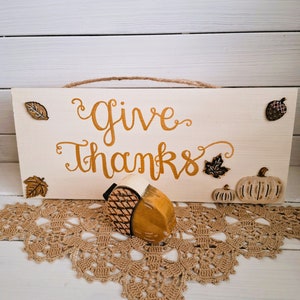 Dar gracias, cartel de otoño, placa de otoño, colgador de puerta de otoño, cartel de puerta de Acción de Gracias, decoración de Acción de Gracias, cartel de corona de otoño, madera pintada a mano
