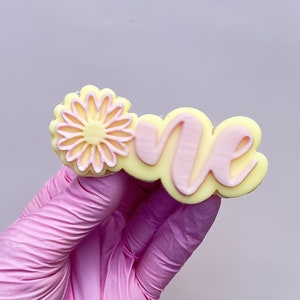 One Daisy Lettering Embosser fondant stamp with cookie cutter