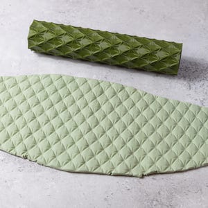 3D Texture Rolling Pin “Diamond Grid” – Geometric Pattern Embossing Roller for Fondant, Cakes & Cookies