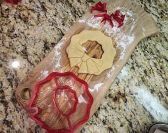 Wreath with Bow Cookie Cutter