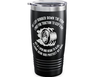 Zabawny drag racer leżący na gumie, mówiący, że facet wyścigowy projektuje prezent Ringneck Tumbler, 20 uncji