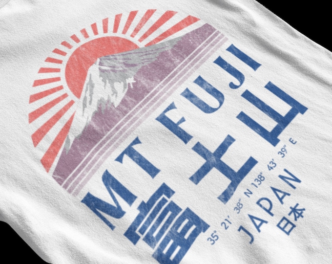 Mount Fuji Vintage Japan Graphic Tee, Mt Fuji Worn Look T-Shirt for Men and Women, Christmas Gift for Hikers of Mountain in Tokyo,