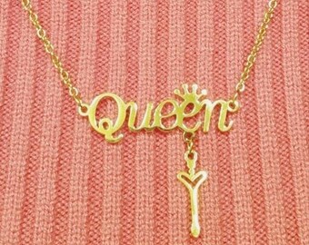 “Queen” necklace with crown & charm – 45 cm chain – 2 colors (gold or silver), inseparable pendant