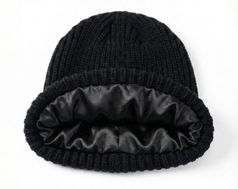 Satin-lined winter hat – large volume & expandable diameter – 4 colors – buckle/lock protector – pompom