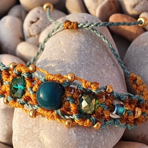 Solar Bracelet in Customizable and Handmade Artisanal Micro-Macramé