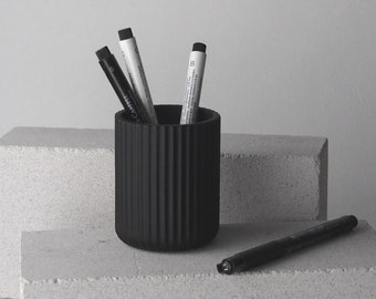 Stifteköcher Schwarz Jesmonite handmade