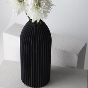 Upcycling Vase "PLEATS" Black 3D Print PLA Charitea Lemonaid