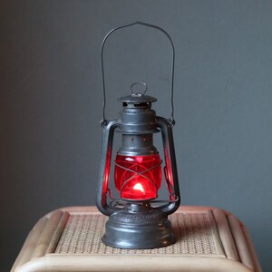 Bellissima lampada da tempesta vintage, lanterna da tempesta ...
