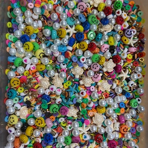 Bead confetti