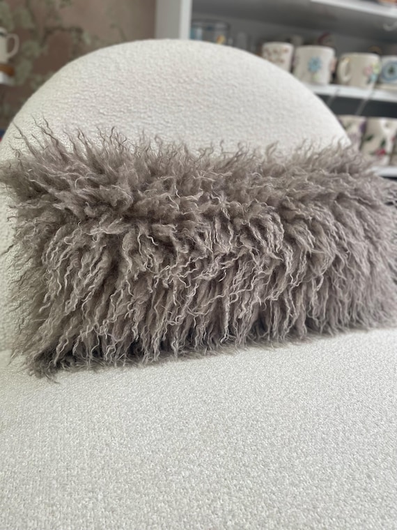 Luxuriously Soft Faux Tibetan Lamb Pillow Cover – Mongolian Sheepskin Faux Fur-Cozy Elegance