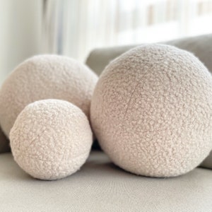 Oreiller décoratif boule en boucle, coussin boule en peluche, décoration d'intérieur best-seller, minimalisme moderne, moelleux, scandinave image 1