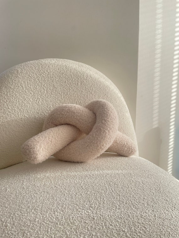 Boucle Knot Pillow, Love Knot Pillow, Teddy Knot Cushion, Boucle Decorative Pillow, Best Seller Pillow, Valentine's gift, Cannoli Cream