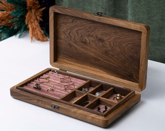 Handgemaakte houten sieradendoos, walnoot sieradendoos, gepersonaliseerde sieradendoos, aangepaste sieraden opslag, houten ring opslag, gegraveerd cadeau voor haar