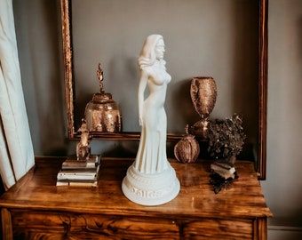 Figurine de Dalida, reproduction de sa statue sur sa tombe impression résine