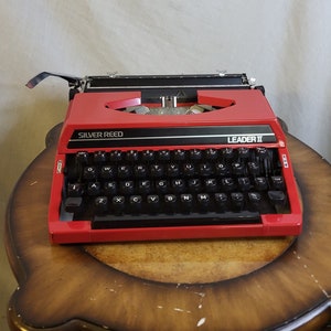 Vintage Silver-Reed Leader II Typewriter Red With Case image 1