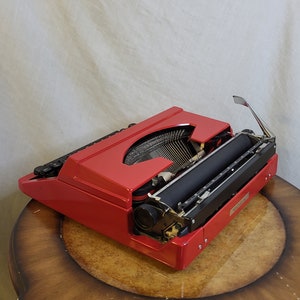 Vintage Silver-Reed Leader II Typewriter Red With Case image 5