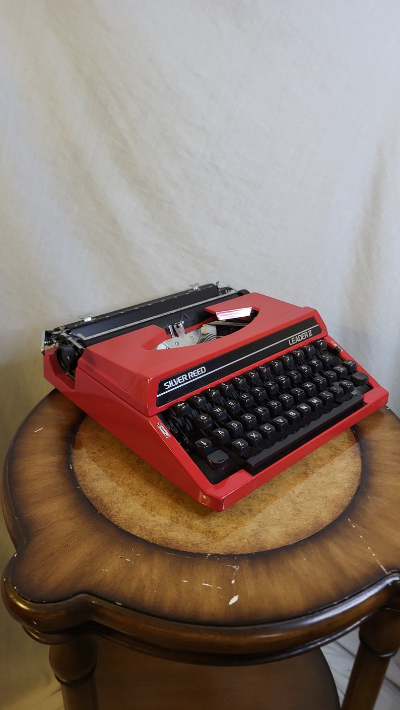 Vintage Silver-Reed Leader II Typewriter Red With Case image 3