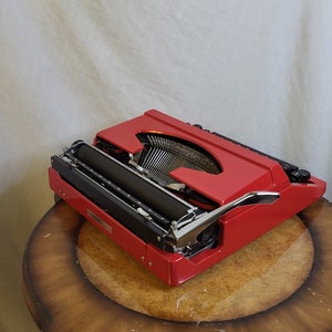 Vintage Silver-Reed Leader II Typewriter Red With Case image 6