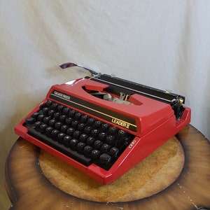 Vintage Silver-Reed Leader II Typewriter Red With Case image 4