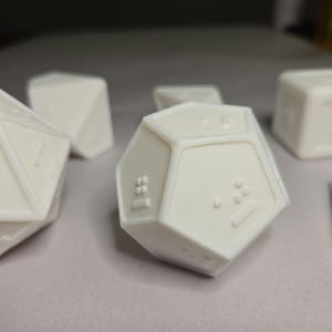 Set of 6 Braille RPG Dice (D4, D6, D8, D10, D12, D20) afbeelding 4