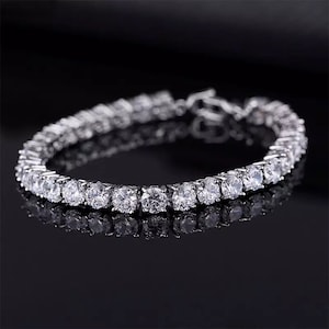 Luxury 4mm Cubic Zirconia Tennis Bracelet. Crystal White. Silver or Gold Chain. Men & Womens 17cm Length.