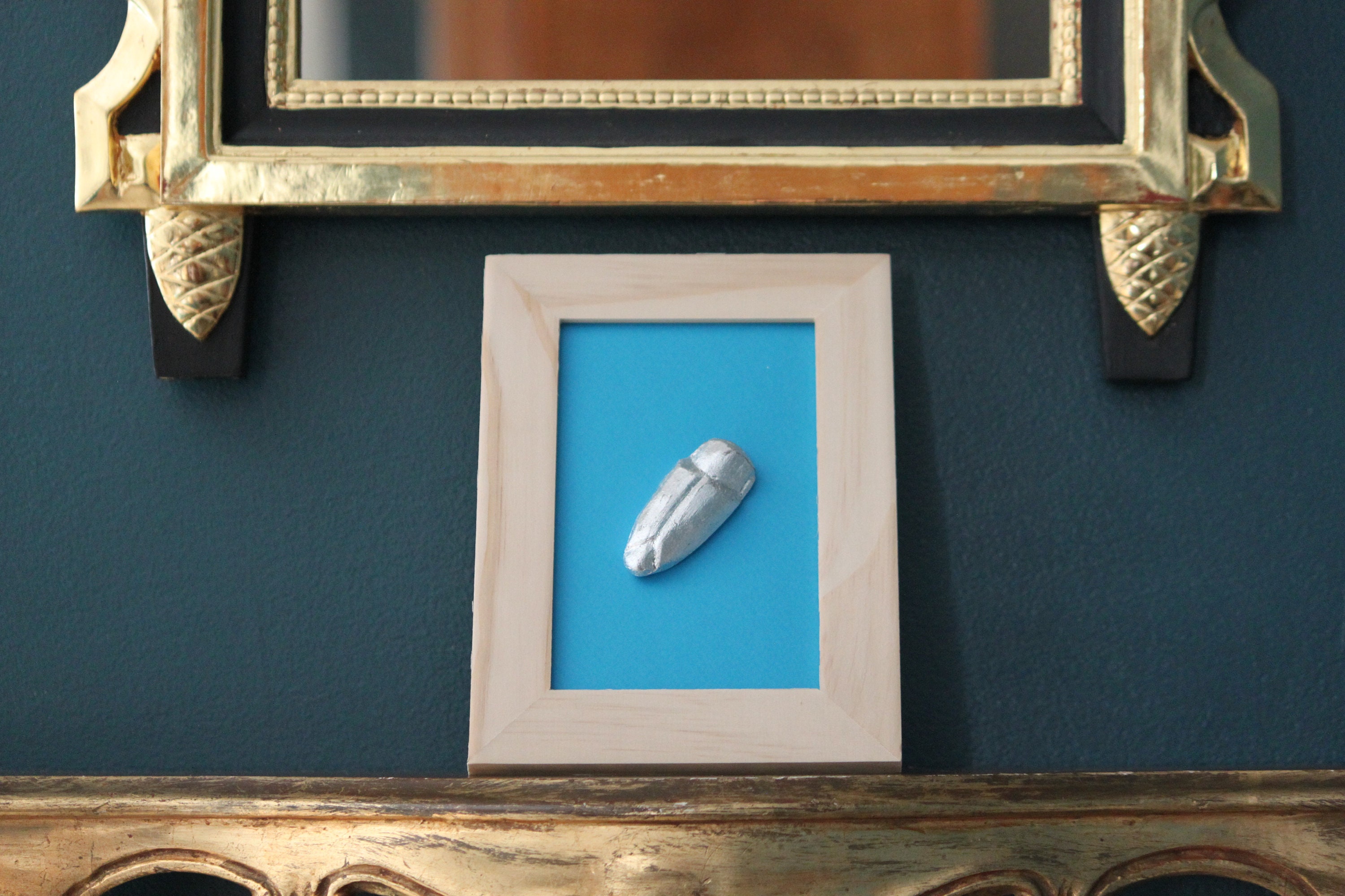 Mini Cigale Argentée sur Fond Coloré | Voir Option Couleur