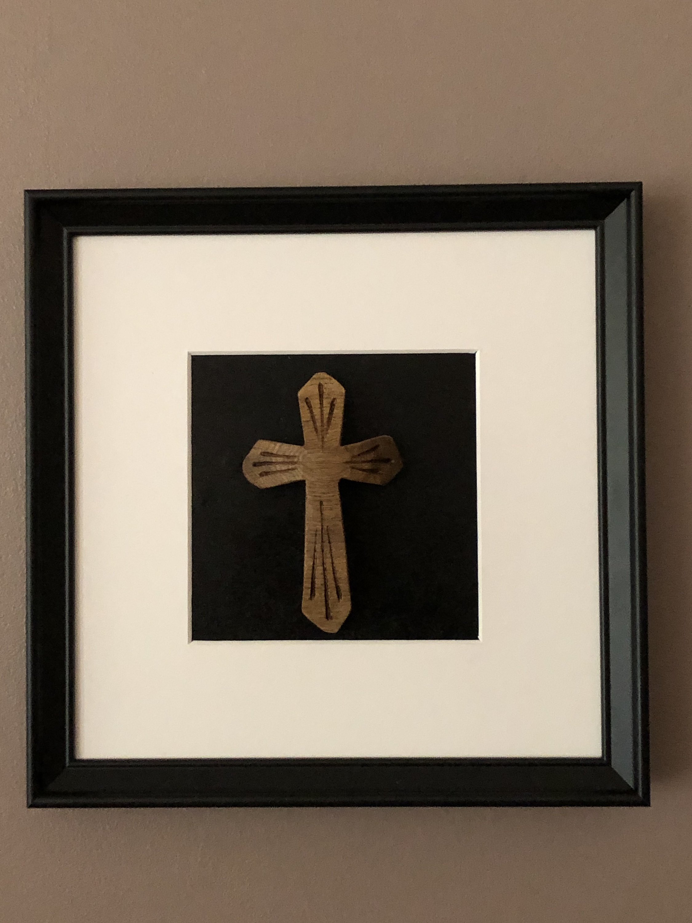 Croix Bombée En Chêne