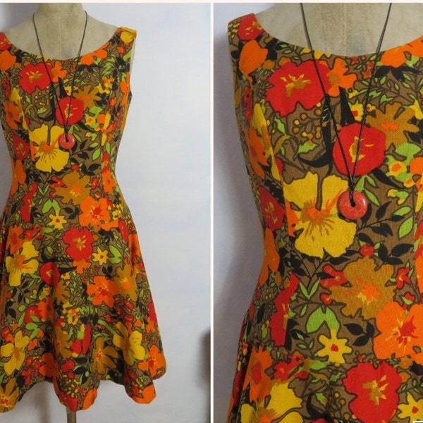 Vintage 60s 70s Dress, Chumley by Charles F. Berg of Portland Oregon Flower Power Dress Tailliert ausgestellte Kleid steife Baumwolle