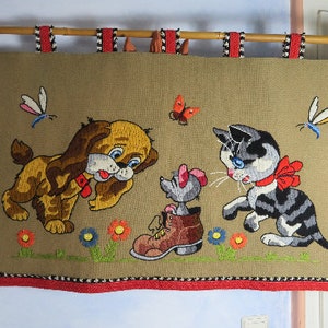 50s hand-embroidered wall hanging for children&#39;s room cat dog mouse with big blue eyes wool embroidery 55 cm x 93 cm GDR comic figures