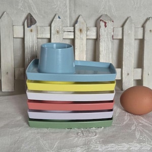 6 x kieliszki do jajek, plastikowe, kolorowe, wzornictwo w stylu Space Age Pop Art, kultowe kieliszki do jajek z lat 50., 60. i 70., lata 70.