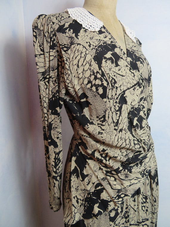 Unworn 70s does 40s viscose Art Deco print dress … - image 6