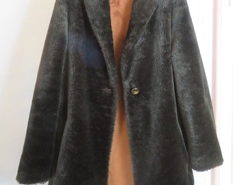 Cappotto invernale marrone anni '70, cappotto in pelliccia sintetica con un bottone, cappotto in pelliccia sintetica boho hippie, cappotto in pelliccia anni '60