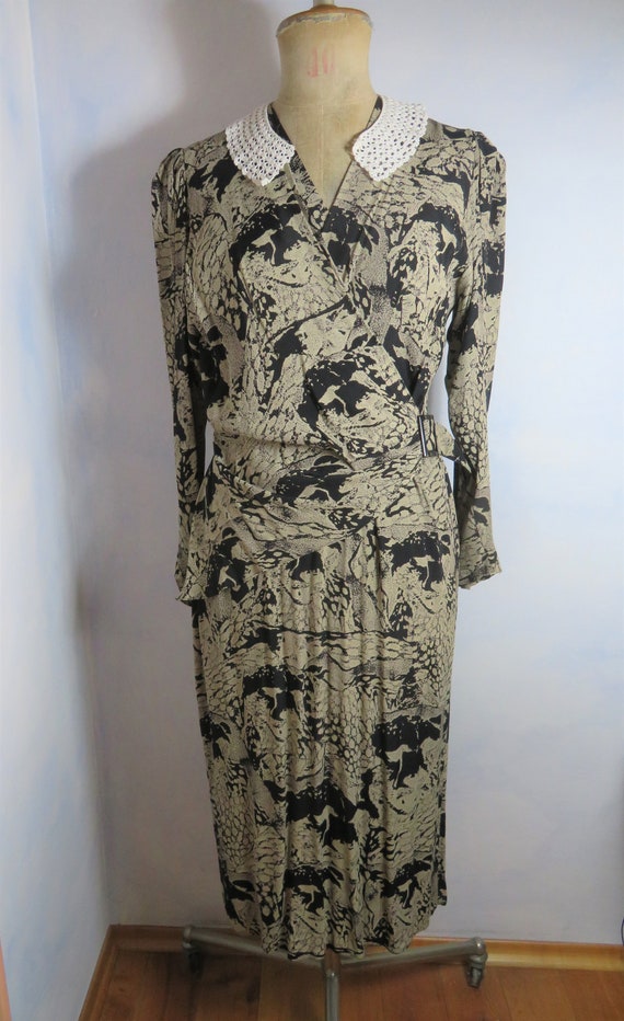 Unworn 70s does 40s viscose Art Deco print dress … - image 2