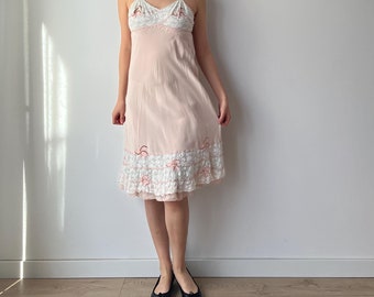 1930er Jahre Rosa Seidenkleid, Vintage Spitzenstickerei