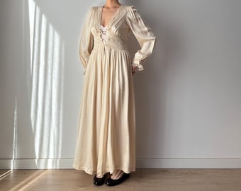 1930s French Lace Negligee: Silk & Lace Bridal Robe