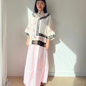 Vintage 1950s Seide Cheongsam Jacke: Handbesticktes Florales Pyjama-Oberteil