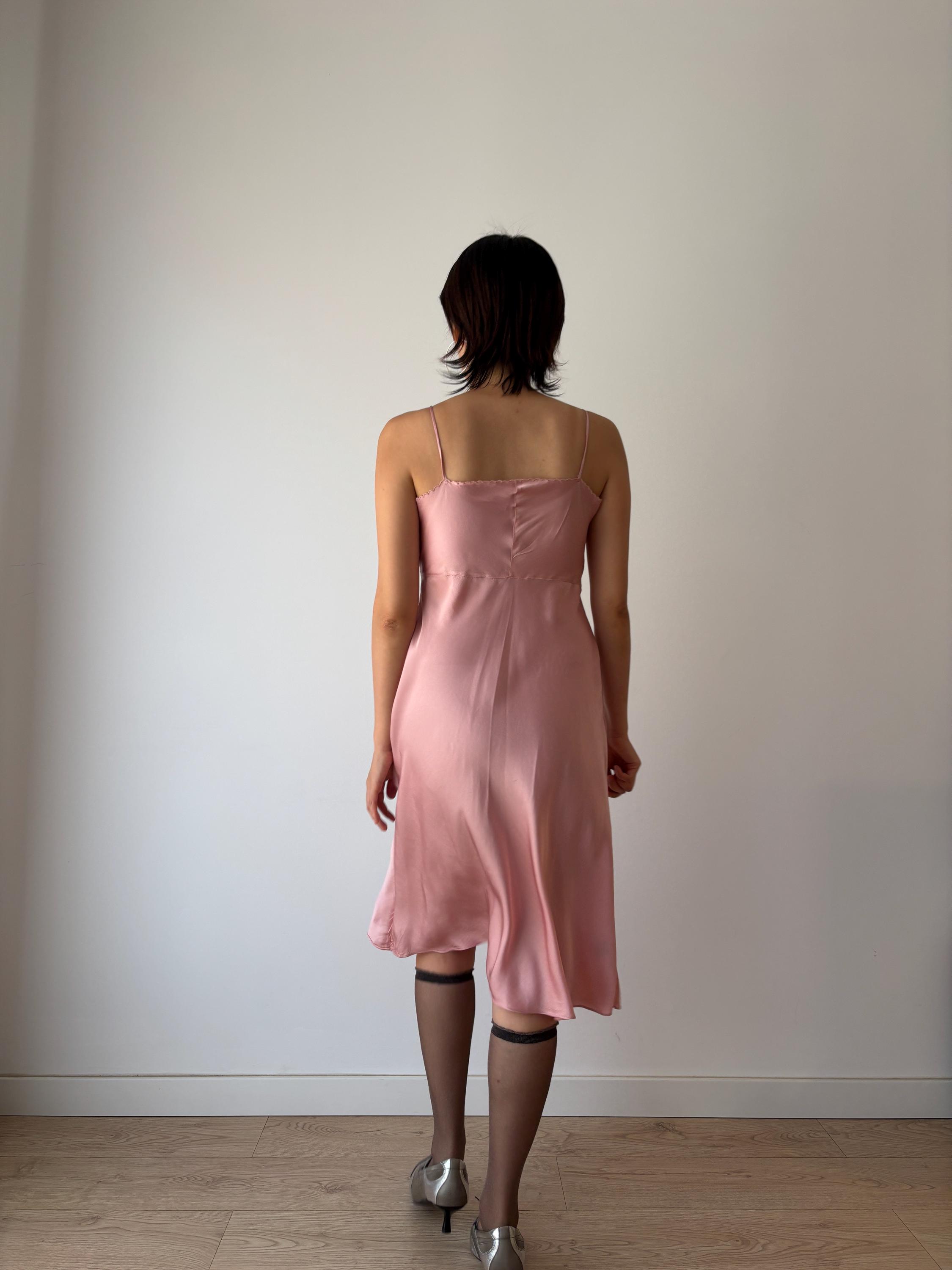 1930年代、1940年代のアンティークピンクフレンチレースシルクスリップ