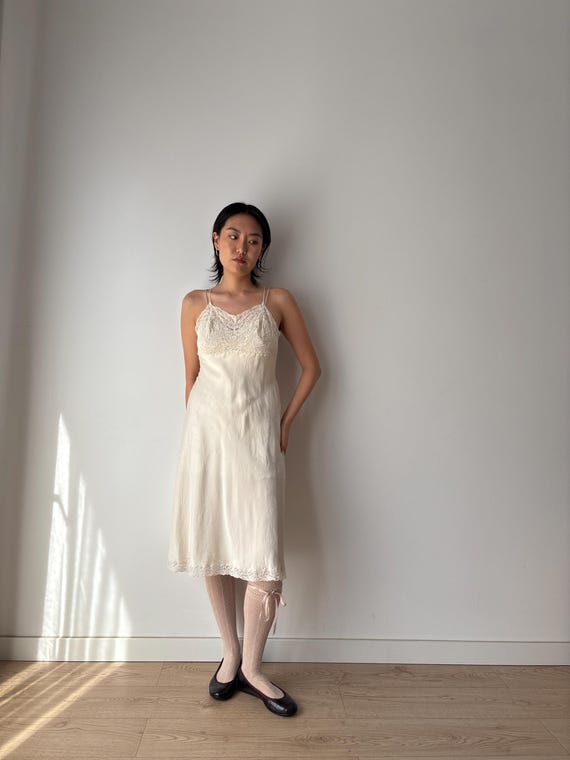 1930s silk slip dress 1930s Peach Satin Slip Dress - XS