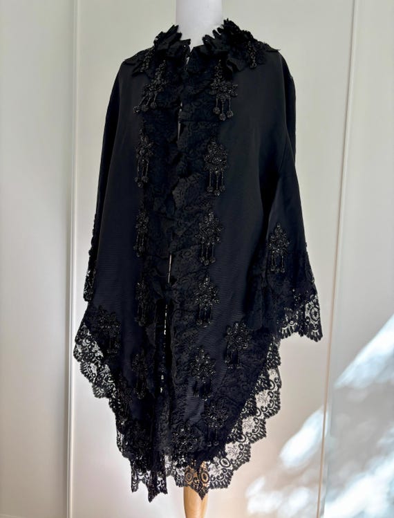Antique 1910s 1920s Art Deco French Beaded Silk Cape Antique 1910s 1920s Art Deco French Beaded Silk Cape