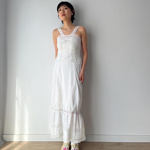 Robe ancienne de style édouardien en coton blanc, maxi dentelle brodée, cottage romantique