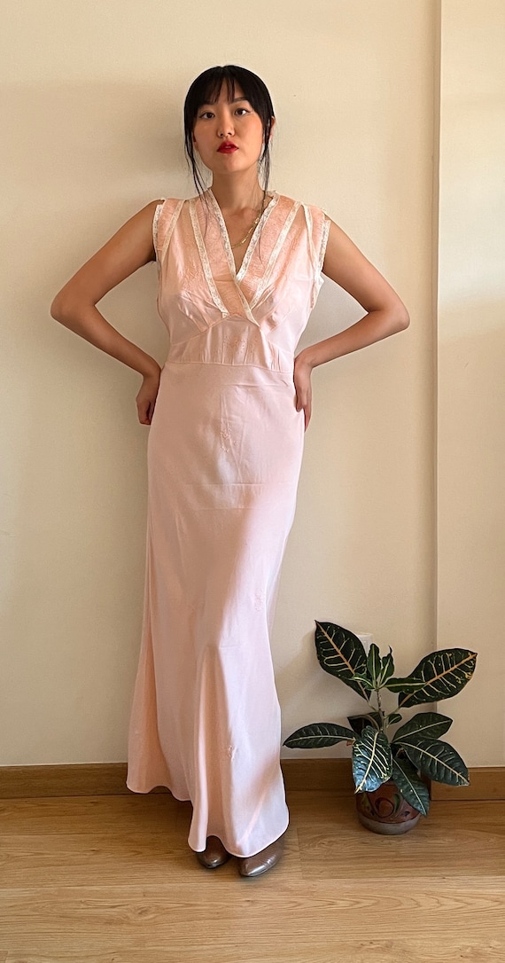 1940’s pale babe pink bias cut nightgown maxi lin… - image 4