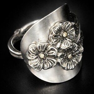 Vintage zilveren lepelring – Svenska floraal bloemen, diamantaccent, geüpcycled sieraden