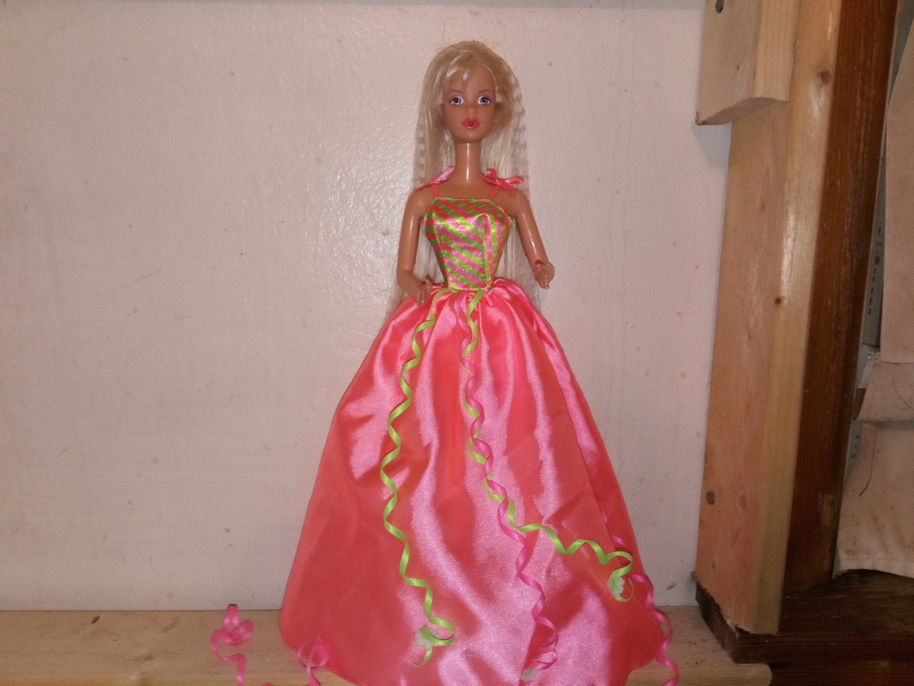 Birthday barbie 1998 hotsell