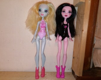 Monster High Ghoul Spirit Lagoona Blue And Draculaura Dolls