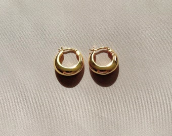 Pendientes de aro gruesos en oro | Pendientes de aro Huggie Hoops | Plata de Ley 925 chapada en oro de 18 quilates.