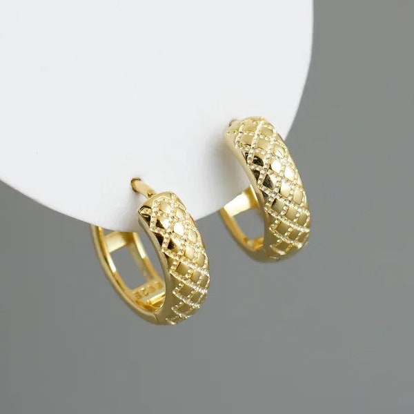 Dainty hoop earrings gold small hoops | 925 Sterling Silver 18K Gold Plated