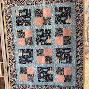 Courtepointe Les princesses n'ont pas besoin d'être sauvées, courtepointe ancienne, courtepointe pour fille, courtepointe princesse, courtepointe patchwork, courtepointe pour bébé, courtepointe pour tout-petit