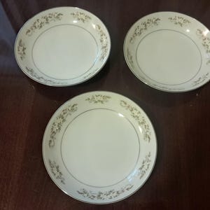 3 International Silver Co. Fine China 326 Springtime 5 3/4" Dessert Berry Bowls